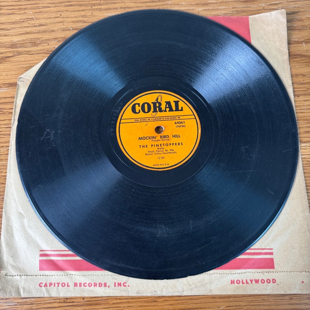 The Pinetoppers Mockin Bird Hill Big Parade Polka 78 RPM Coral‎ Records